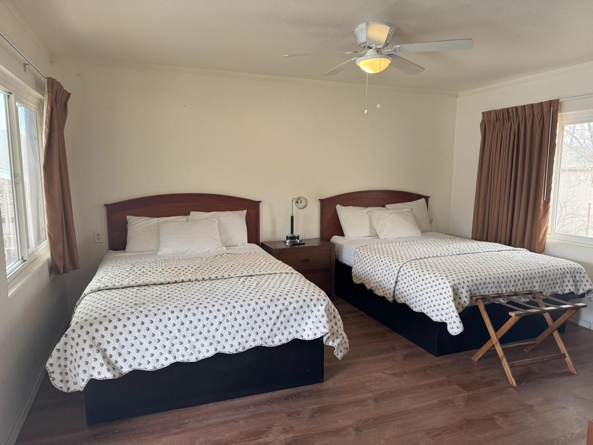Lakeshore Lodge Wofford Heights Eksteriør billede